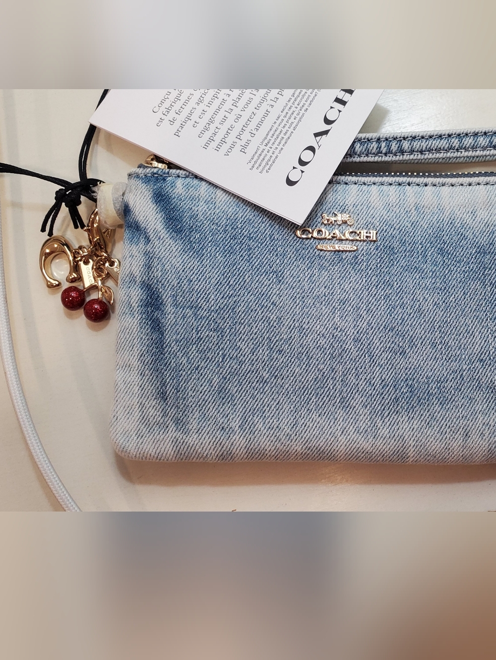 💕Coach Corner Zip Wristlet in LOVED DENIM with Charms!!💕 - Picture 4 of 6